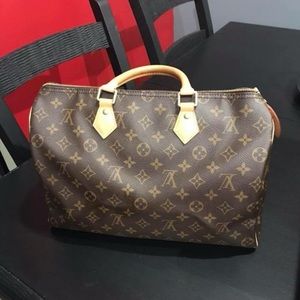 *Authentic* LOUIS VUITTON SPEEDY 40